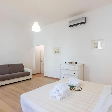 Daire Pepi Palace Floransa